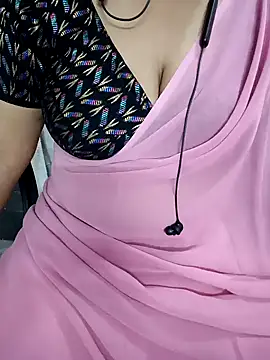 Snapshot of Yours_Radika chatting on 01/20/25, 04:01 Yours Radika online show from 01/20/25, 04:01