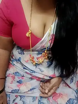 Snapshot of Yours_Radika chatting on 11/17/25, 04:33 Yours Radika online show from 11/17/25, 04:33