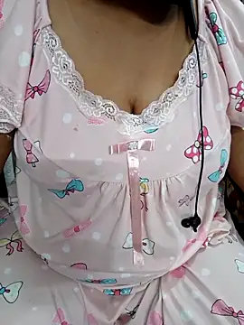 Snapshot of Yours_Radika chatting on 03/03/25, 11:00 Yours Radika online show from 03/03/25, 11:00