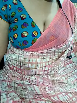 Snapshot of Yours_Radika chatting on 03/02/25, 05:09 Yours Radika online show from 03/02/25, 05:09