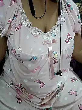 Snapshot of Yours_Radika chatting on 02/02/25, 12:19 Yours Radika online show from 02/02/25, 12:19