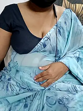 Snapshot of Yours_Radika chatting on 03/12/25, 08:20 Yours Radika online show from 03/12/25, 08:20