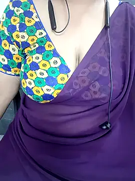 Snapshot of Yours_Radika chatting on 01/02/25, 11:38 Yours Radika online show from 01/02/25, 11:38