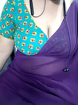 Snapshot of Yours_Radika chatting on 02/12/25, 04:55 Yours Radika online show from 02/12/25, 04:55