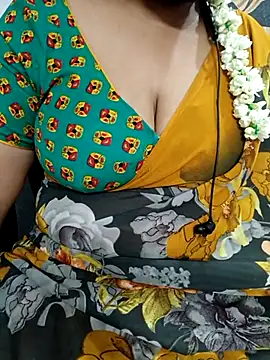 Snapshot of Yours_Radika chatting on 03/14/25, 04:09 Yours Radika online show from 03/14/25, 04:09