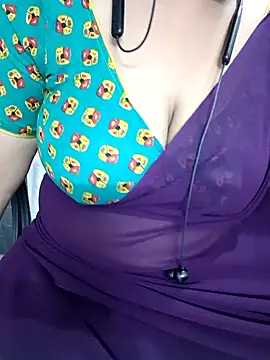 Snapshot of Yours_Radika chatting on 02/08/25, 07:05 Yours Radika online show from 02/08/25, 07:05