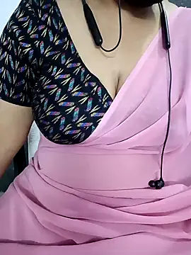 Snapshot of Yours_Radika chatting on 01/03/25, 05:20 Yours Radika online show from 01/03/25, 05:20