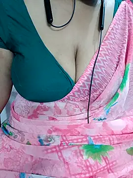 Snapshot of Yours_Radika chatting on 02/19/25, 09:14 Yours Radika online show from 02/19/25, 09:14