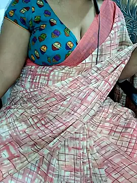 Snapshot of Yours_Radika chatting on 03/11/25, 07:47 Yours Radika online show from 03/11/25, 07:47