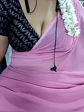 Snapshot of Yours_Radika chatting on 02/21/25, 05:20 Yours Radika online show from 02/21/25, 05:20