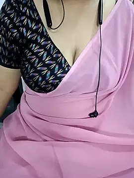 Snapshot of Yours_Radika chatting on 01/03/25, 08:22 Yours Radika online show from 01/03/25, 08:22