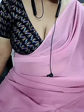 Snapshot of Yours_Radika chatting on 02/03/25, 04:52 Yours Radika online show from 02/03/25, 04:52