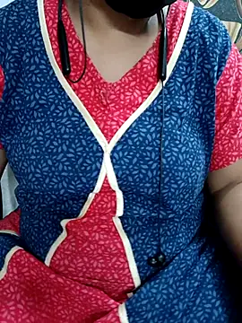 Snapshot of Yours_Radika chatting on 02/21/25, 08:51 Yours Radika online show from 02/21/25, 08:51