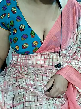 Snapshot of Yours_Radika chatting on 03/06/25, 05:22 Yours Radika online show from 03/06/25, 05:22