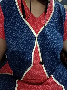 Snapshot of Yours_Radika chatting on 02/14/25, 06:34 Yours Radika online show from 02/14/25, 06:34