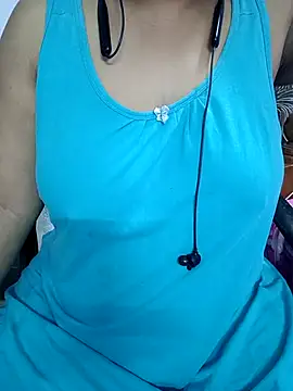 Snapshot of Yours_Radika chatting on 02/12/25, 02:24 Yours Radika online show from 02/12/25, 02:24