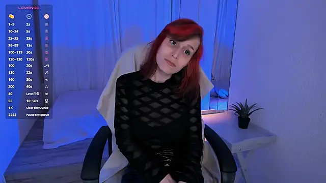 Dora Marcelli online show from 11/06/25, 07:12