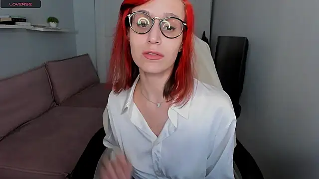 Dora Marcelli online show from 10/24/25, 07:07