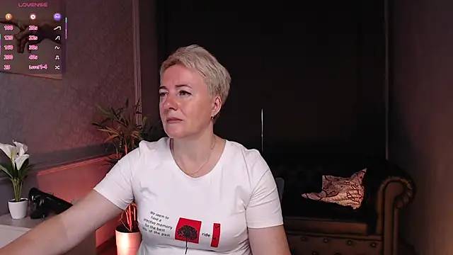 Snapshot of Nika_Smit chatting on 07/05/26, 05:14 Nika Smit online show from 07/05/26, 05:14