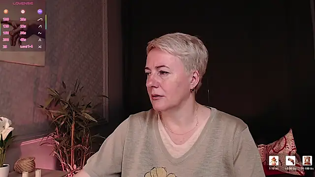 Snapshot of Nika_Smit chatting on 07/11/26, 04:57 Nika Smit online show from 07/11/26, 04:57