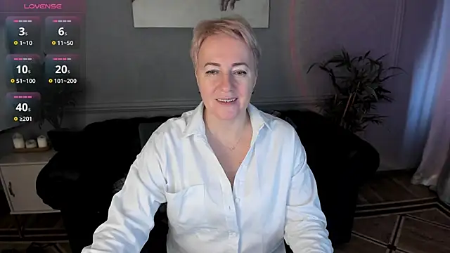 Nika Smit online show from 11/14/25, 10:08