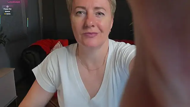 Snapshot of Nika_Smit chatting on 05/23/26, 05:17 Nika Smit online show from 05/23/26, 05:17