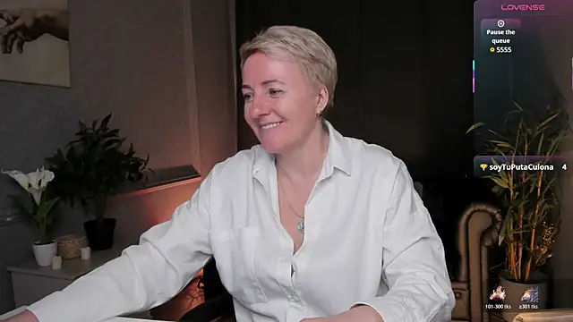 Nika Smit online show from 04/24/26, 09:11