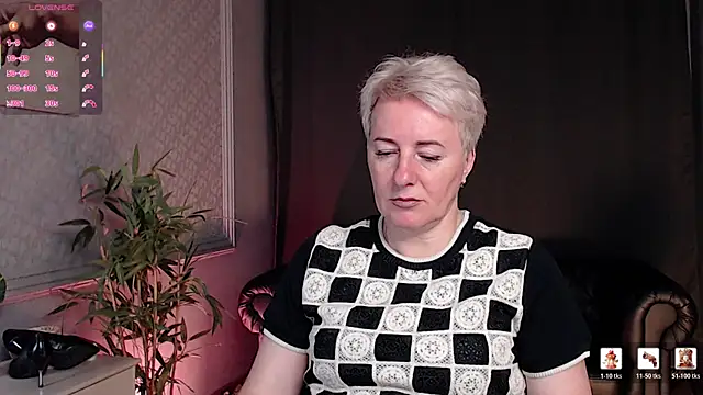 Snapshot of Nika_Smit chatting on 07/17/26, 05:26 Nika Smit online show from 07/17/26, 05:26