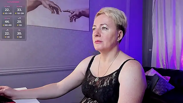 Nika Smit online show from 10/12/25, 05:42