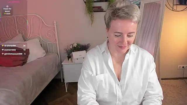 Snapshot of Nika_Smit chatting on 05/16/26, 10:36 Nika Smit online show from 05/16/26, 10:36