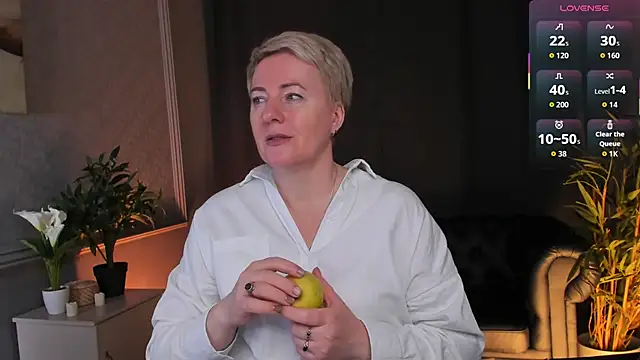 Nika Smit online show from 04/18/26, 05:21