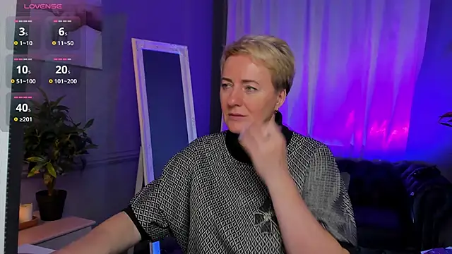 Nika Smit online show from 11/09/25, 05:11