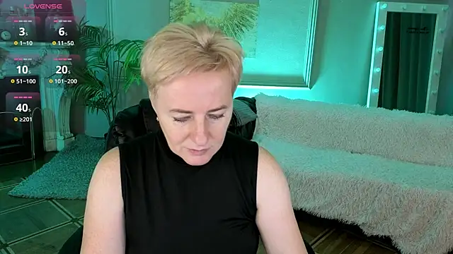 Nika Smit online show from 11/21/25, 08:57