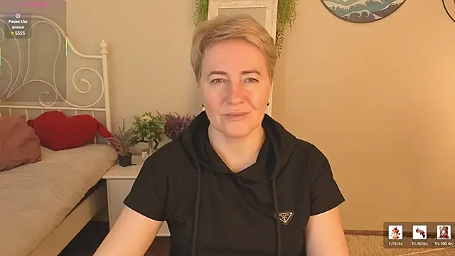 Snapshot of Nika_Smit chatting on 05/29/26, 05:35 Nika Smit online show from 05/29/26, 05:35