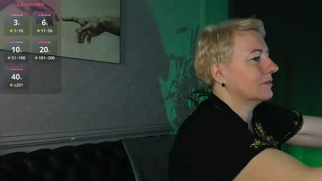 Nika Smit online show from 11/30/25, 04:57