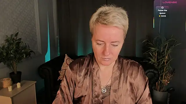 Nika Smit online show from 03/28/26, 05:19