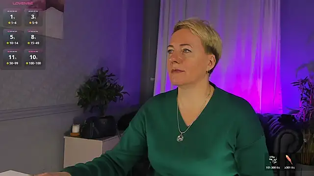 Nika Smit online show from 10/18/25, 05:31