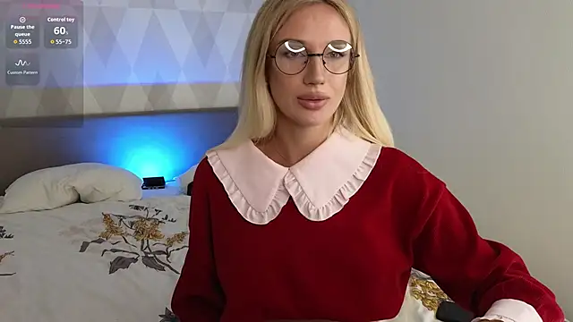 Megan Kira online show from 04/17/26, 07:06