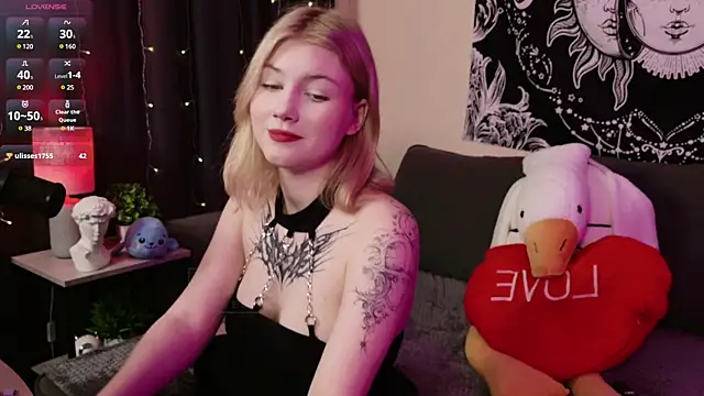 Snapshot of HellenHornny chatting on 03/06/25, 01:46 HellenHornny online show from 03/06/25, 01:46