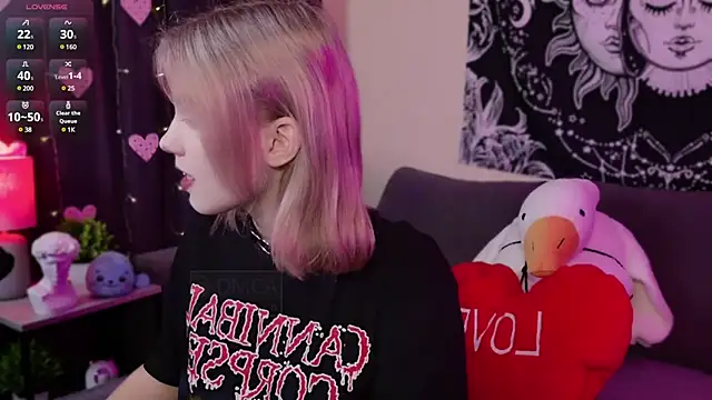 Snapshot of HellenHornny chatting on 02/17/25, 10:40 HellenHornny online show from 02/17/25, 10:40