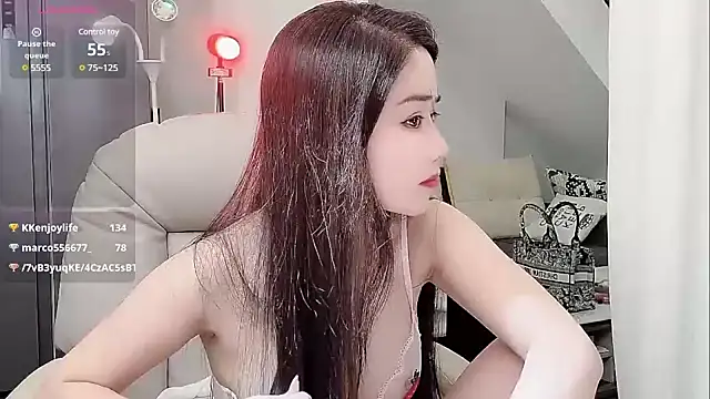 yoyo520- online show from 02/22/25, 12:27