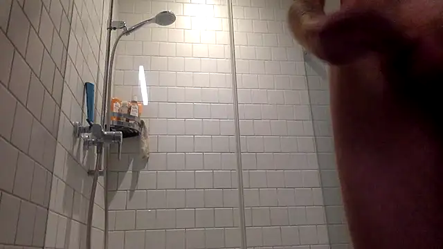 Snapshot of oktober1993 chatting on 11/08/25, 07:45 oktober1993 online show from 11/08/25, 07:45