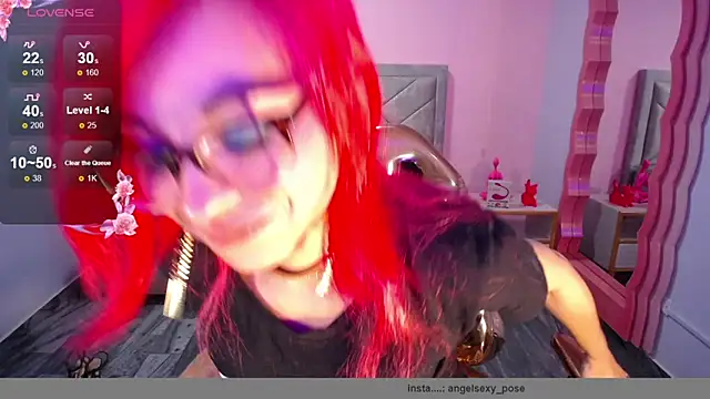 Snapshot of abril_ch_ chatting on 12/18/25, 10:52 abril ch online show from 12/18/25, 10:52