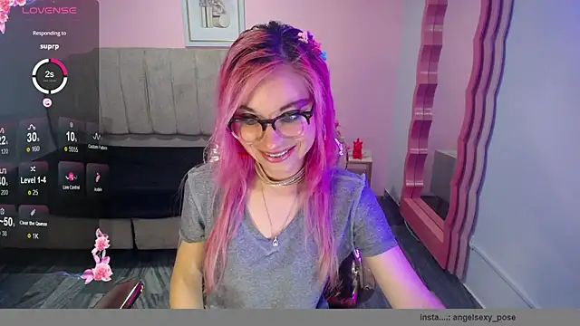 Snapshot of abril_ch_ chatting on 10/25/25, 10:47 abril ch online show from 10/25/25, 10:47