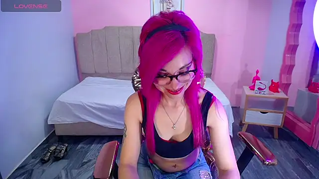 Snapshot of abril_ch_ chatting on 09/27/25, 10:43 abril ch online show from 09/27/25, 10:43