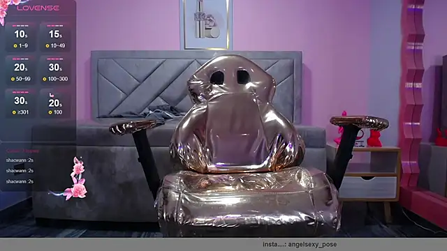 Snapshot of abril_ch_ chatting on 12/15/25, 10:54 abril ch online show from 12/15/25, 10:54