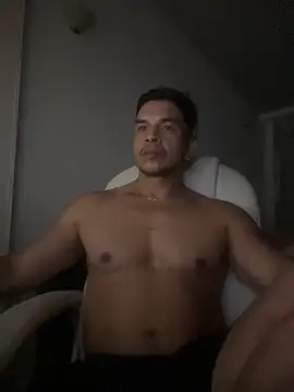 estebandelouis online show from 01/28/25, 03:47