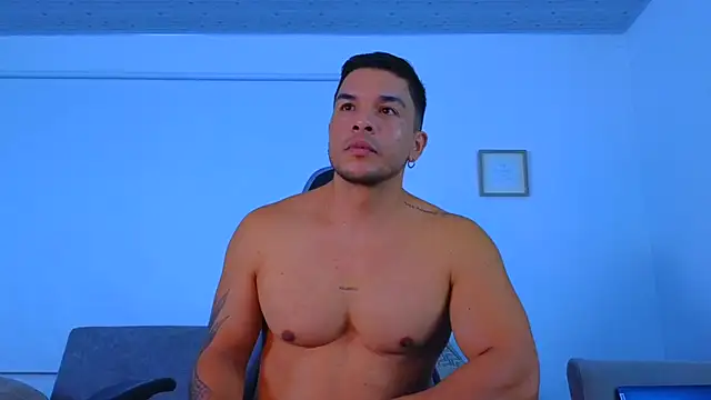 Snapshot of estebandelouis chatting on 07/15/26, 12:23 estebandelouis online show from 07/15/26, 12:23