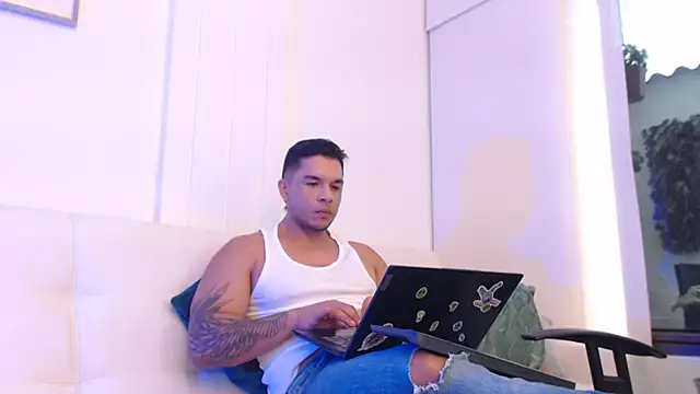 estebandelouis online show from 03/05/25, 02:34