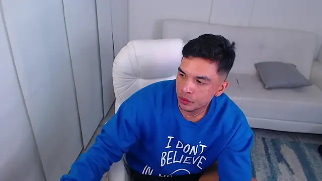 estebandelouis online show from 02/17/25, 03:22